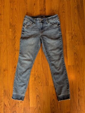 Old Navy Mid Rise Super Skinny Jeans, Size 4